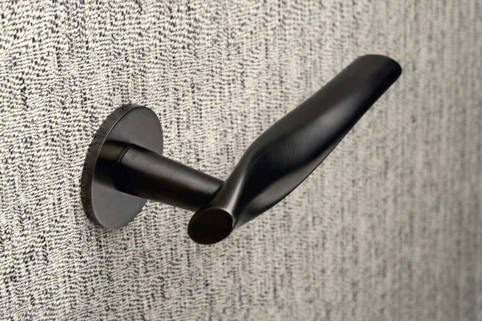 Marilyn door handle by Olivari